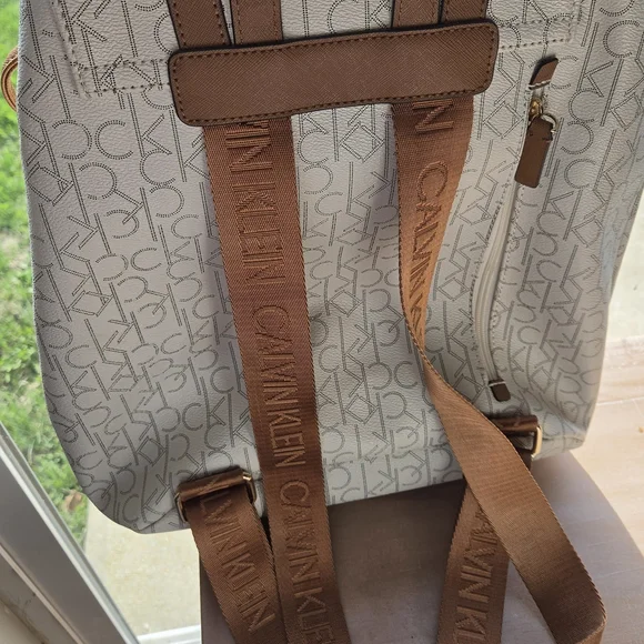 Calvin Klein Hudson Cargo Signature BackPack NWOT - Picture 2 of 9